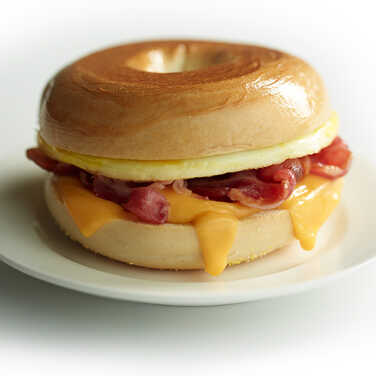 Recipe for Bacon, Egg and Cheese Bagel Sandwich