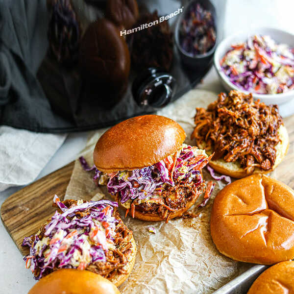 Recipe for BBQ Pulled Chicken Burgers (Sandwiches and Sliders)