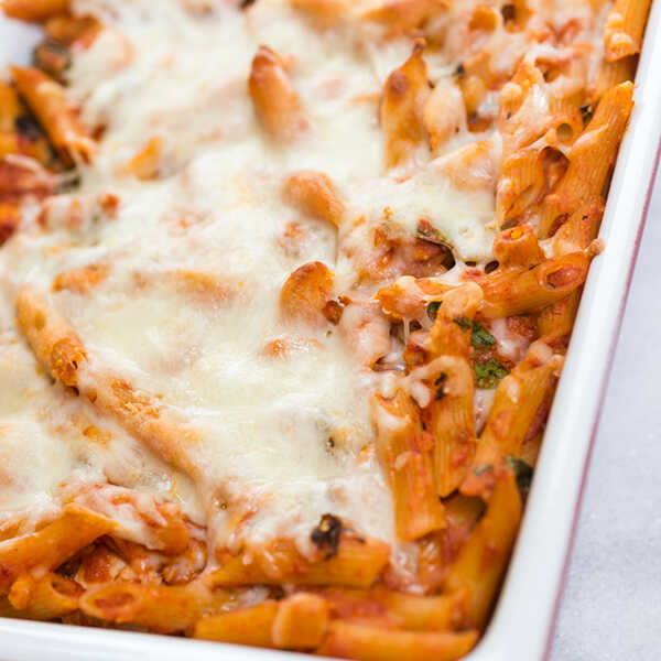 Recipe for Cheesy Chicken and Pasta Bake with Spinach