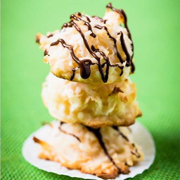 Recipe for Chocolate Drizzled Coconut Macaroons
