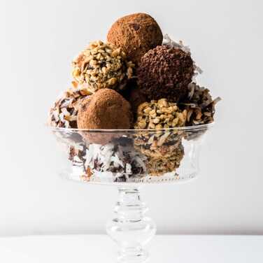 Recipe for No-Bake Chocolate Almond Truffles