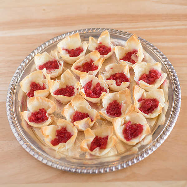 Recipe for Baked Brie and Cranberry Bites