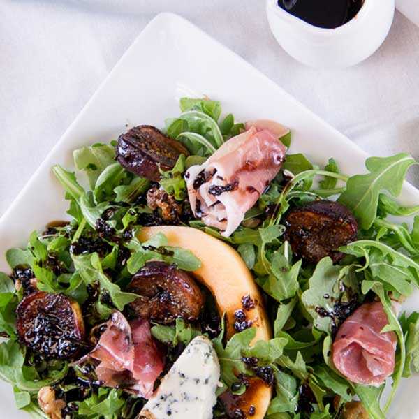 Recipe for Roasted Fig and Arugula Salad with Balsamic Reduction