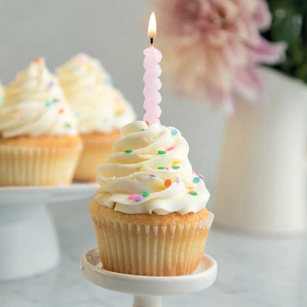 Recipe for Magnolia Bakery's Everyone's Favorite Vanilla Cupcakes