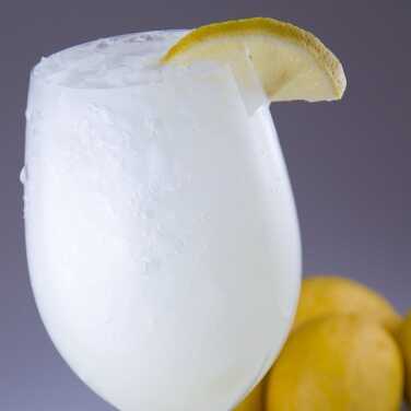 Recipe for Pucker Power Lemon Sparkling Water