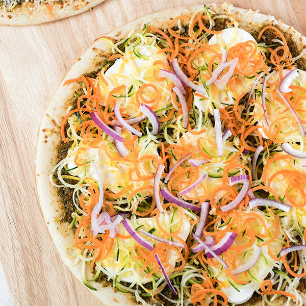 Recipe for Spiralizer Veggie and Sun-Dried Tomato Pesto Pizza