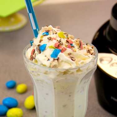 Recipe for Vanilla Milkshake with Mix-ins